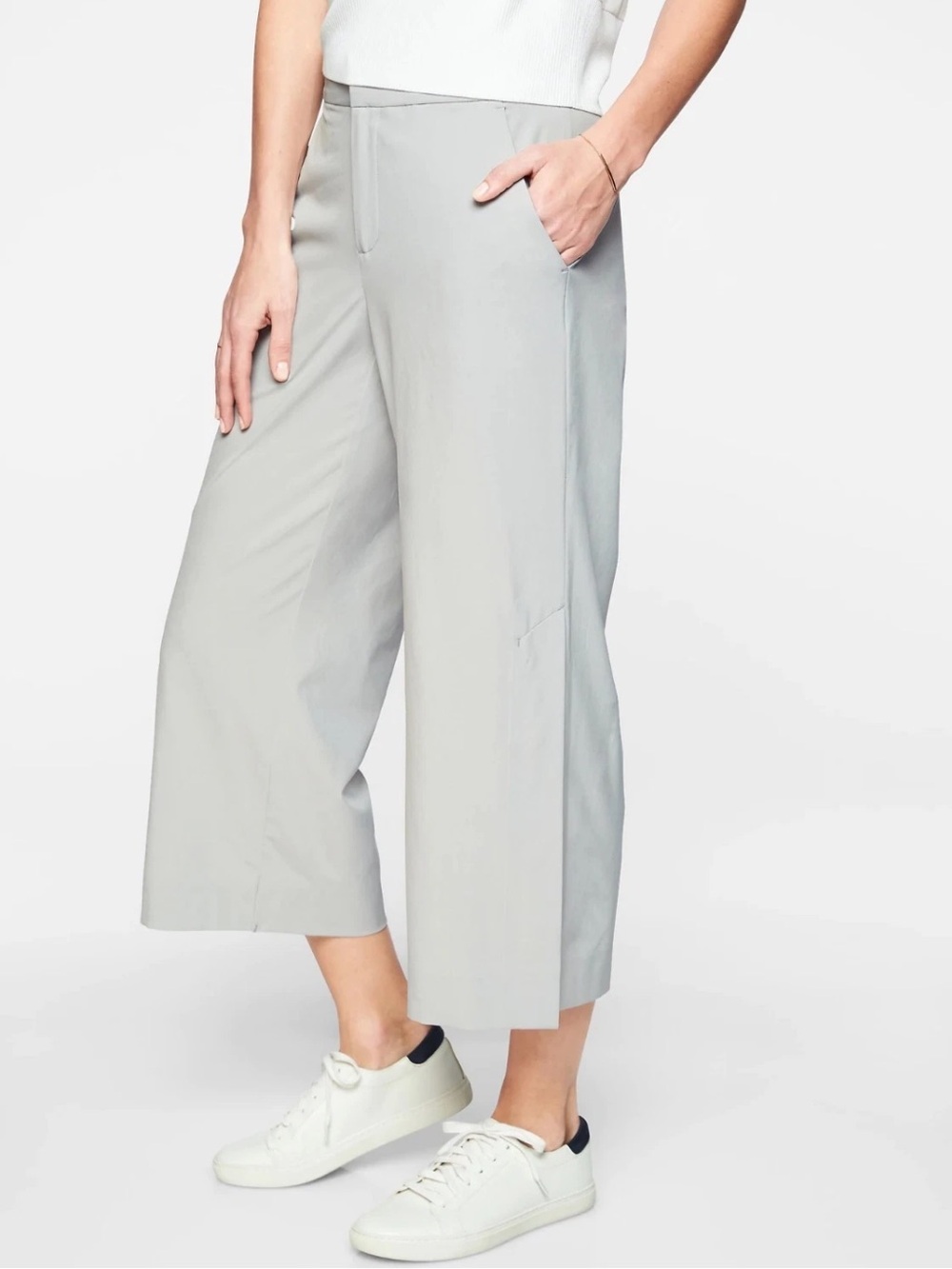 Athleta Women's Light Gray Athleisure Cropped Wide Leg Pants. Size 10P.